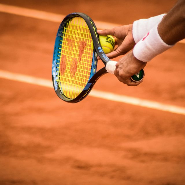 Tenniseväljak